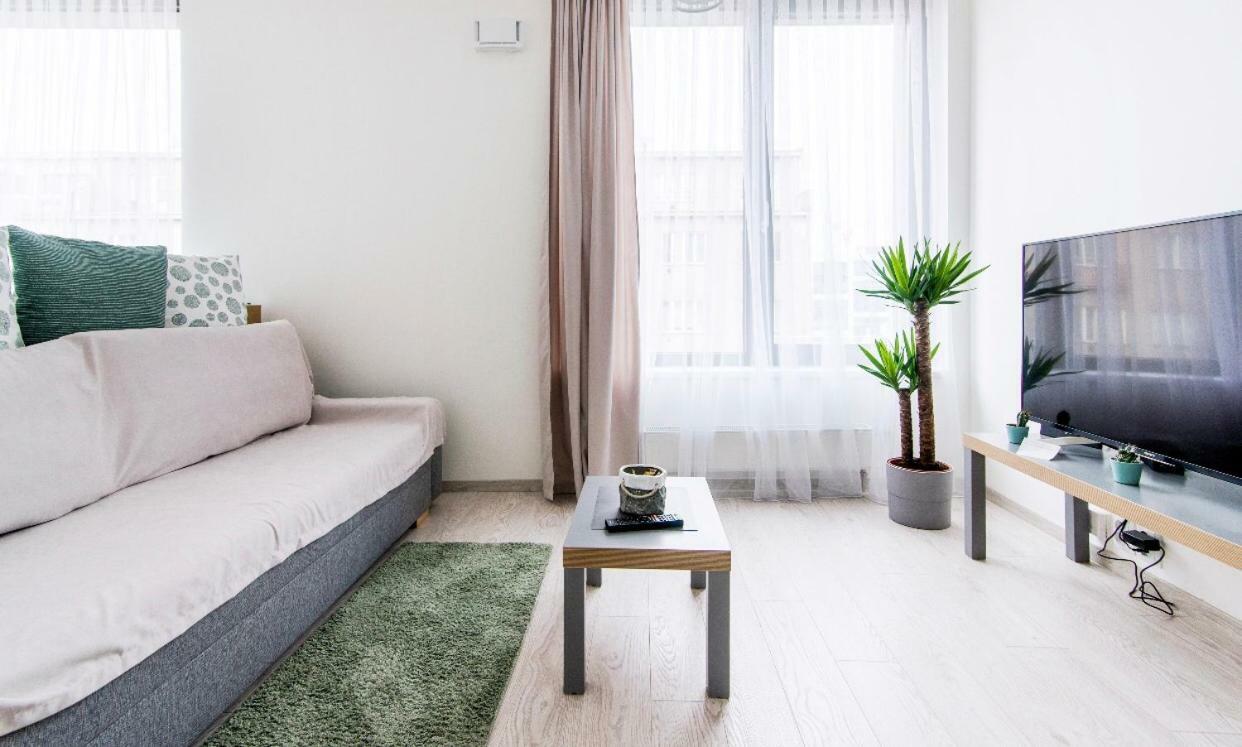 Free Parking In Garage Karolina Plazza, New Cosy Studio With All You Need Praag Buitenkant foto